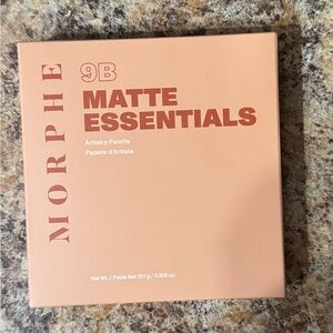 Morphe Palette with Neutral and Green Shades